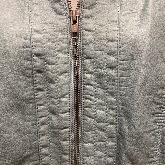 Ladies zip up jacket - Picture 3 of 3